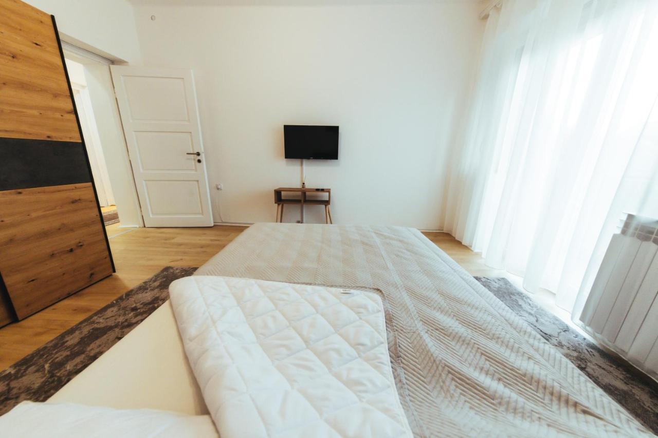 Sunny Apartment Kragujevac Exterior foto